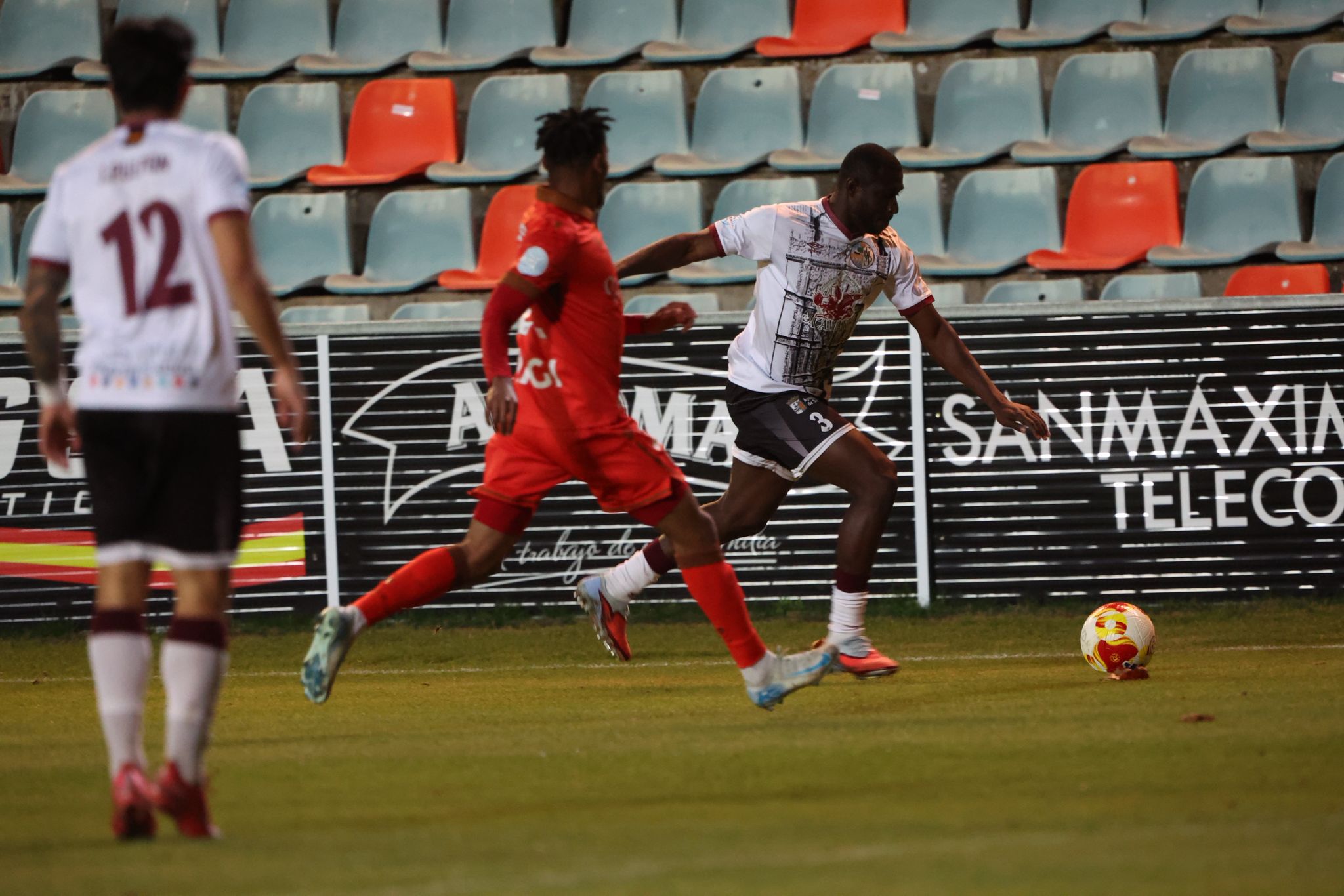 El partido entre el Salamanca CF UDS y el Burgos B, en imágenes