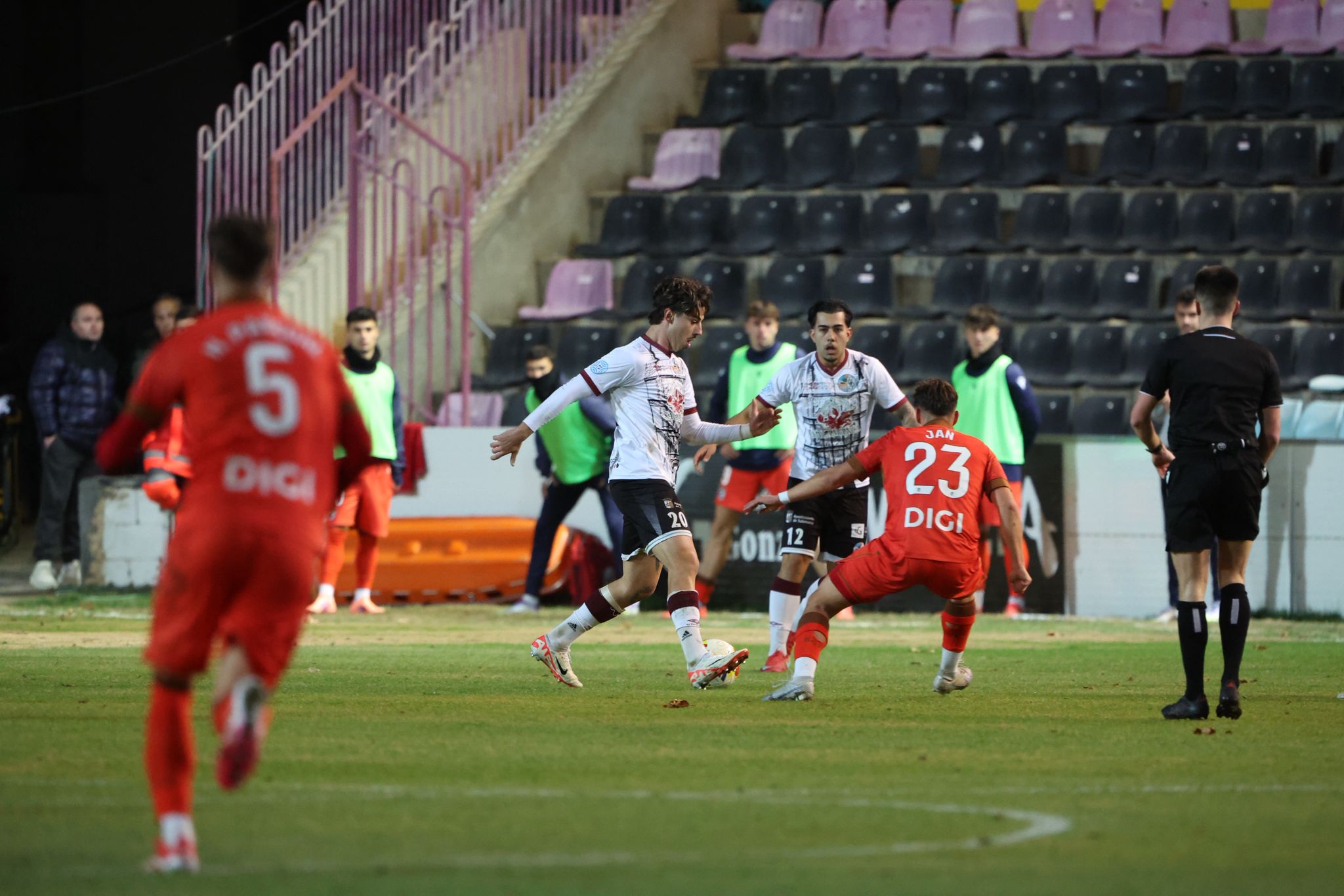 El partido entre el Salamanca CF UDS y el Burgos B, en imágenes