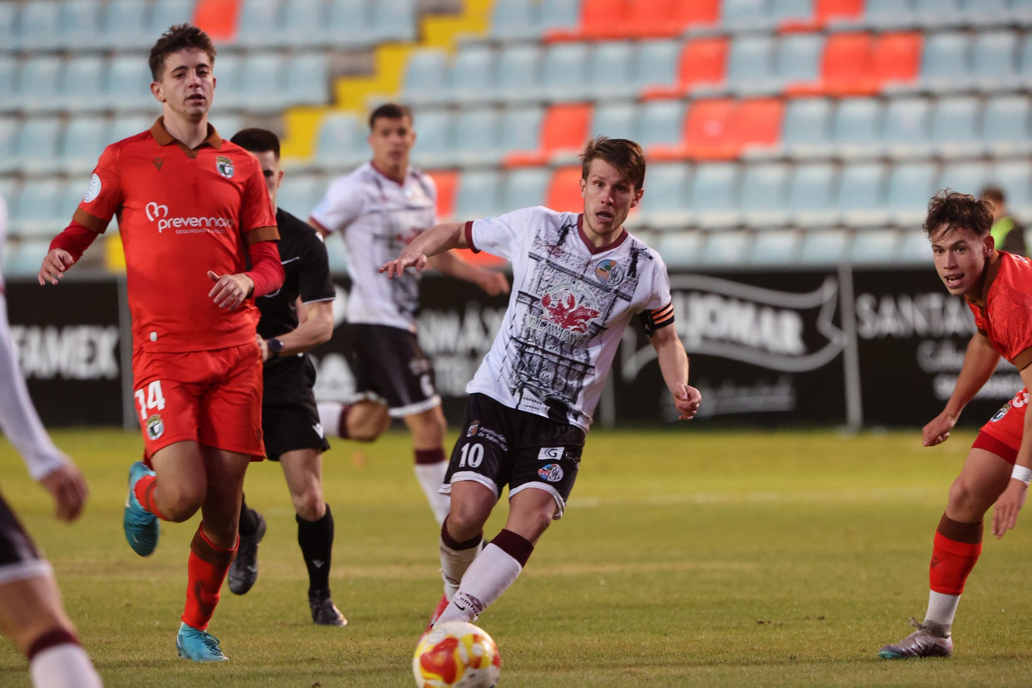 El partido entre el Salamanca CF UDS y el Burgos B, en imágenes
