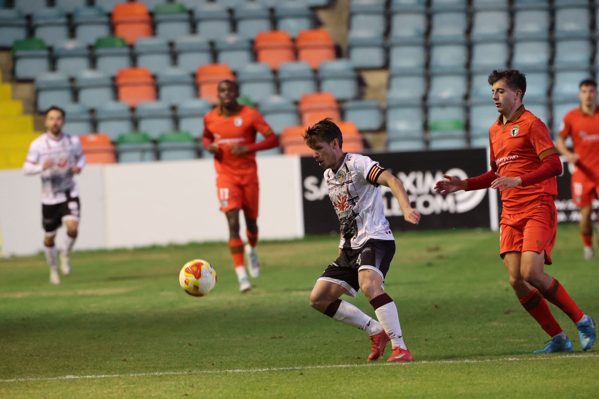 El partido entre el Salamanca CF UDS y el Burgos B, en imágenes