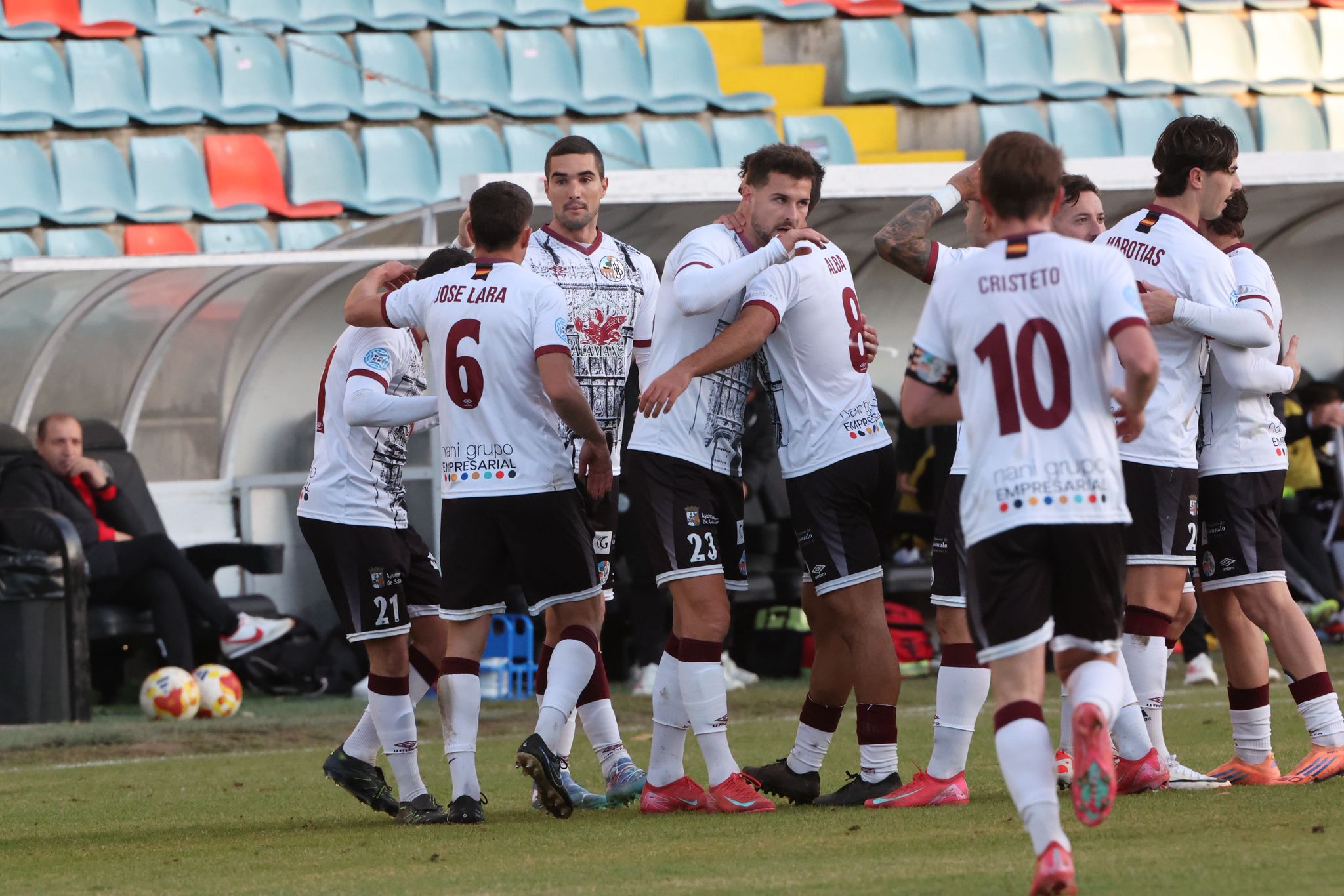 El partido entre el Salamanca CF UDS y el Burgos B, en imágenes