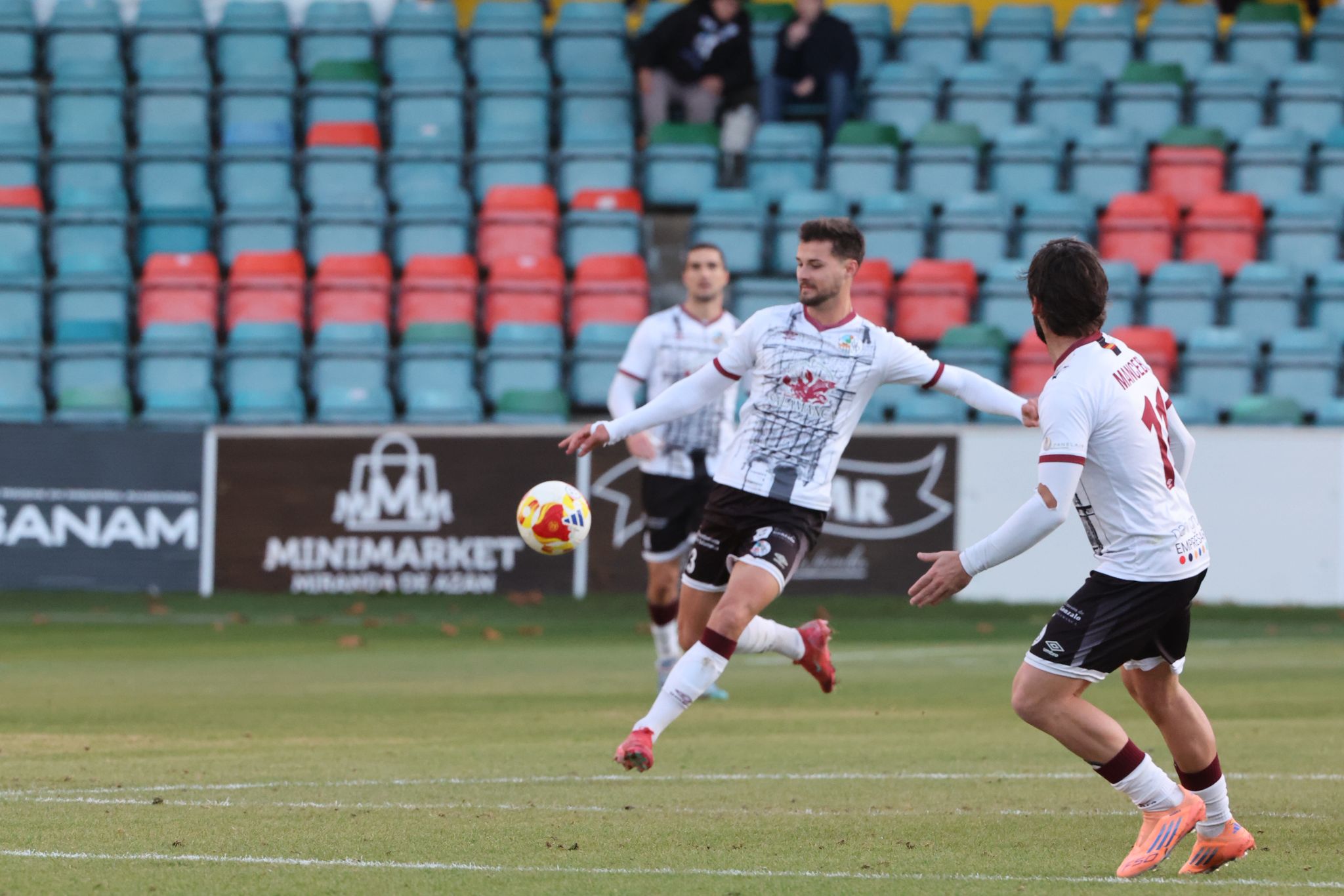 El partido entre el Salamanca CF UDS y el Burgos B, en imágenes