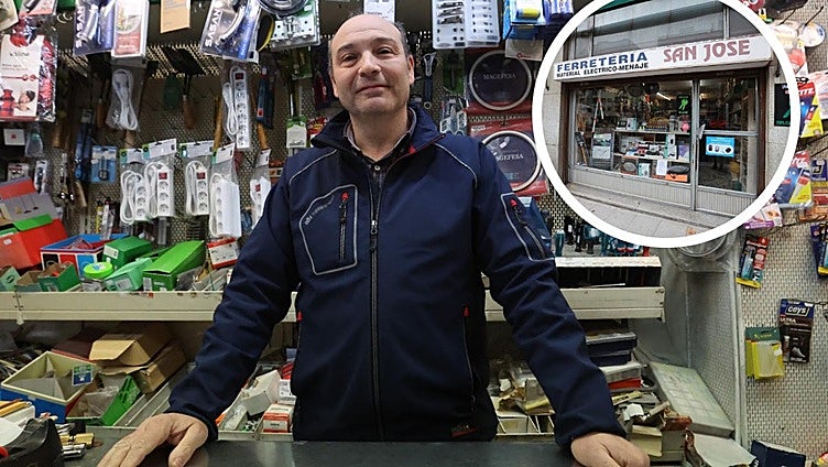 Juan Vicente García, propietaria de la ferretería San José.