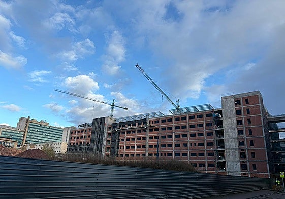 El nuevo edificio de consultas en obras