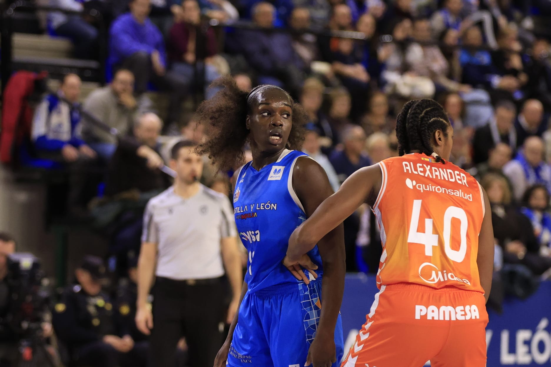 El partido entre Avenida y Valencia Basket, en imágenes