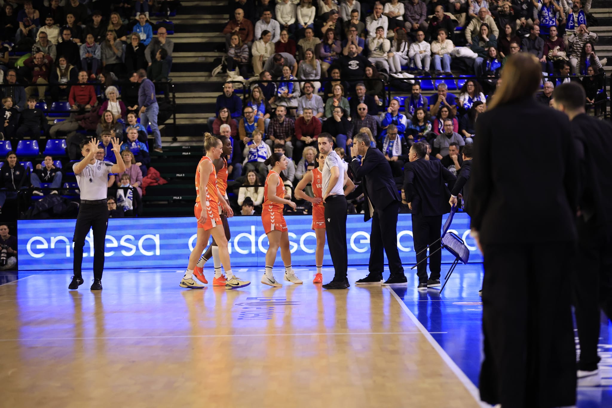 El partido entre Avenida y Valencia Basket, en imágenes