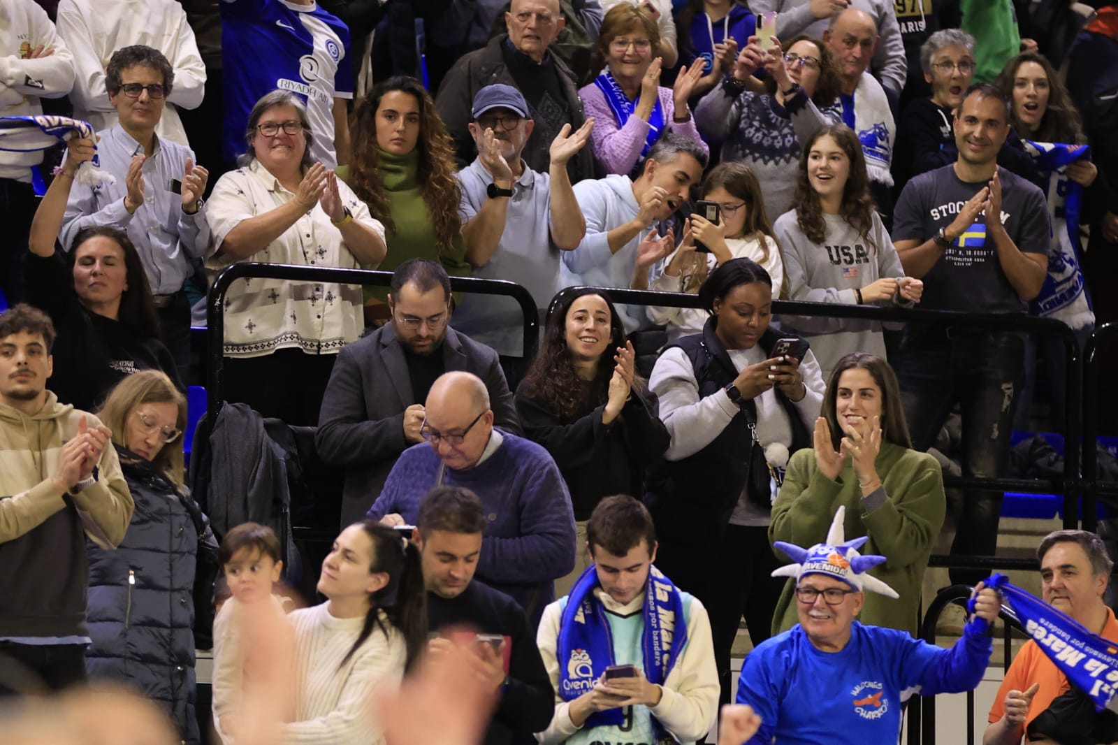 El partido entre Avenida y Valencia Basket, en imágenes