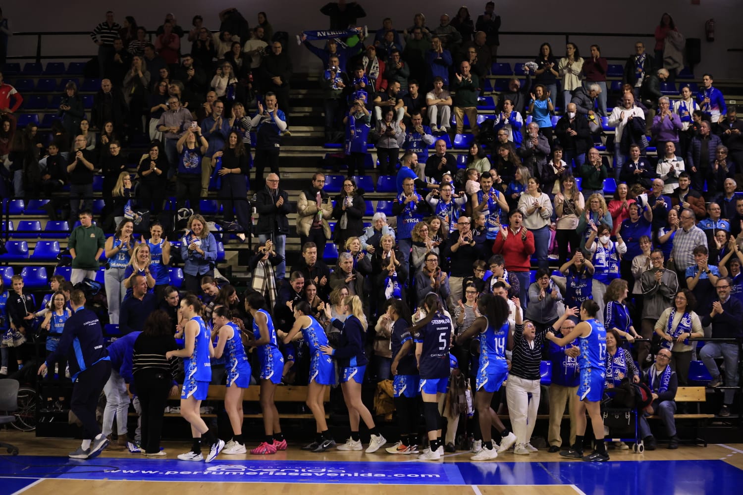 El partido entre Avenida y Valencia Basket, en imágenes