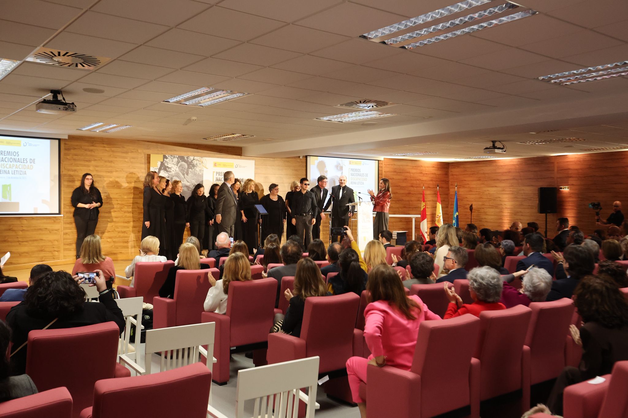 La visita de la Reina Letizia a Salamanca, en imágenes