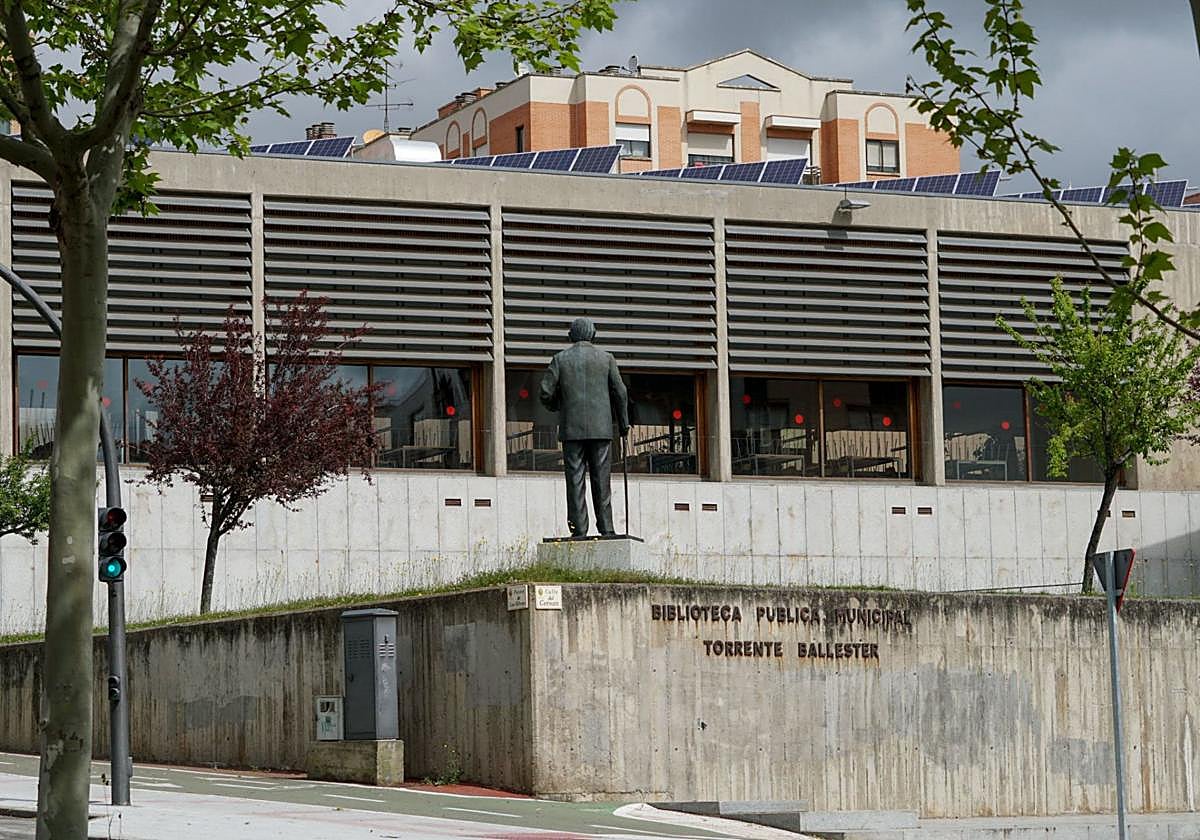 La biblioteca Torrente Ballester, ubicación próxima del nuevo parque.