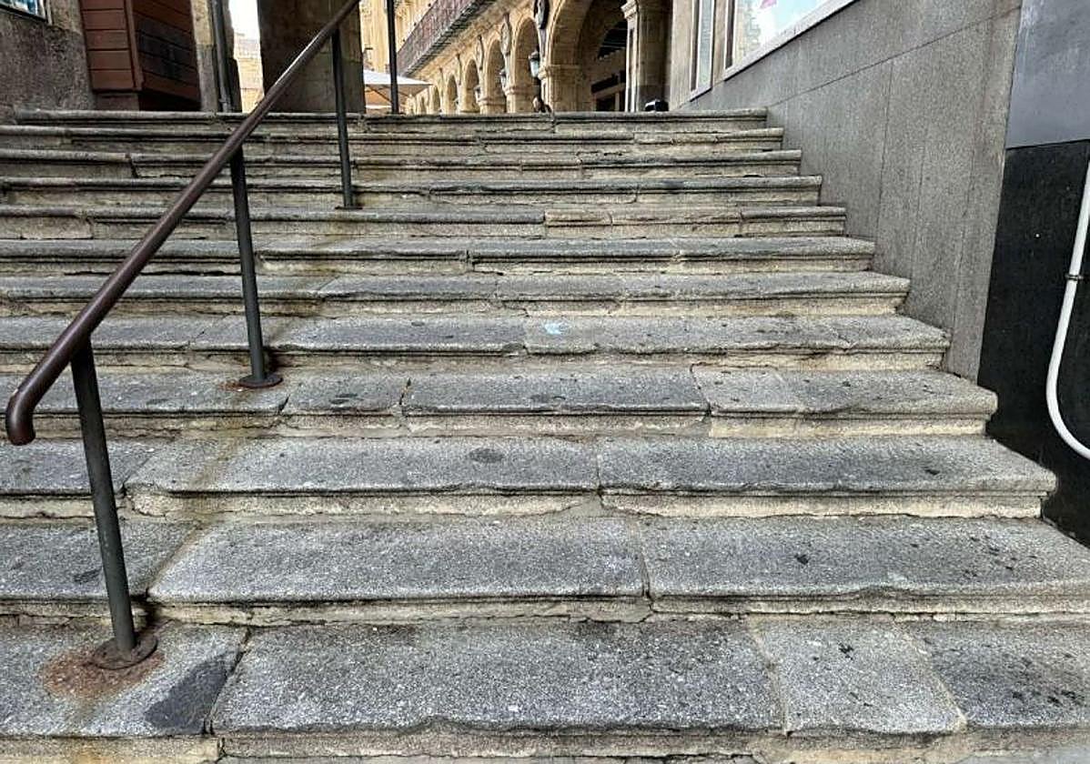 Las escaleras de Pinto, tal y como estaban el día del accidente y antes de su rehabilitación.