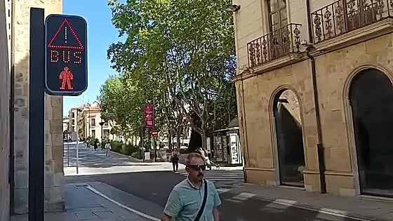 Así funciona el nuevo semáforo del bus en Salamanca al que pocos hacen caso