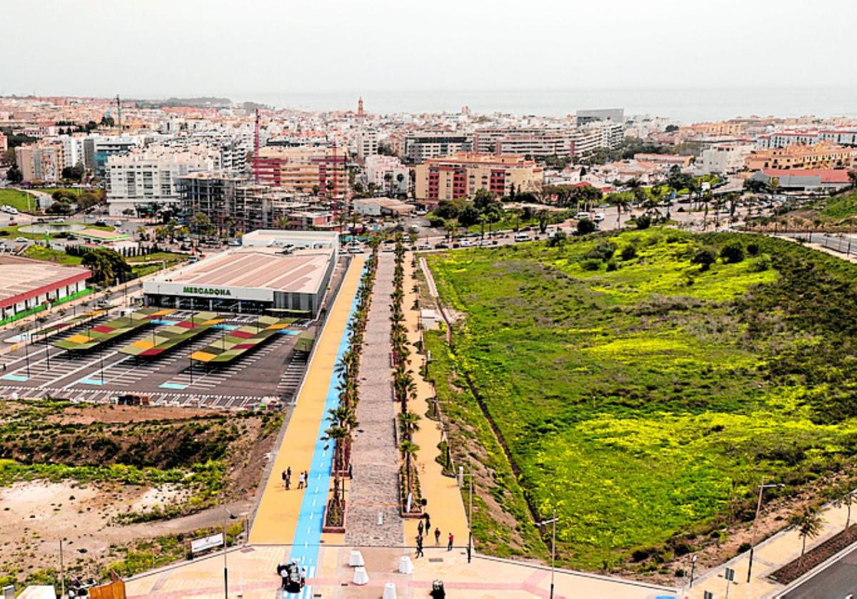 Avenida Puerta del Mar in Estepona.