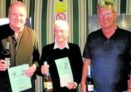 Jahres-Sieger Jürgen Kurz (M.), Uwe Auwärter (l.) und Klaus Sperling.