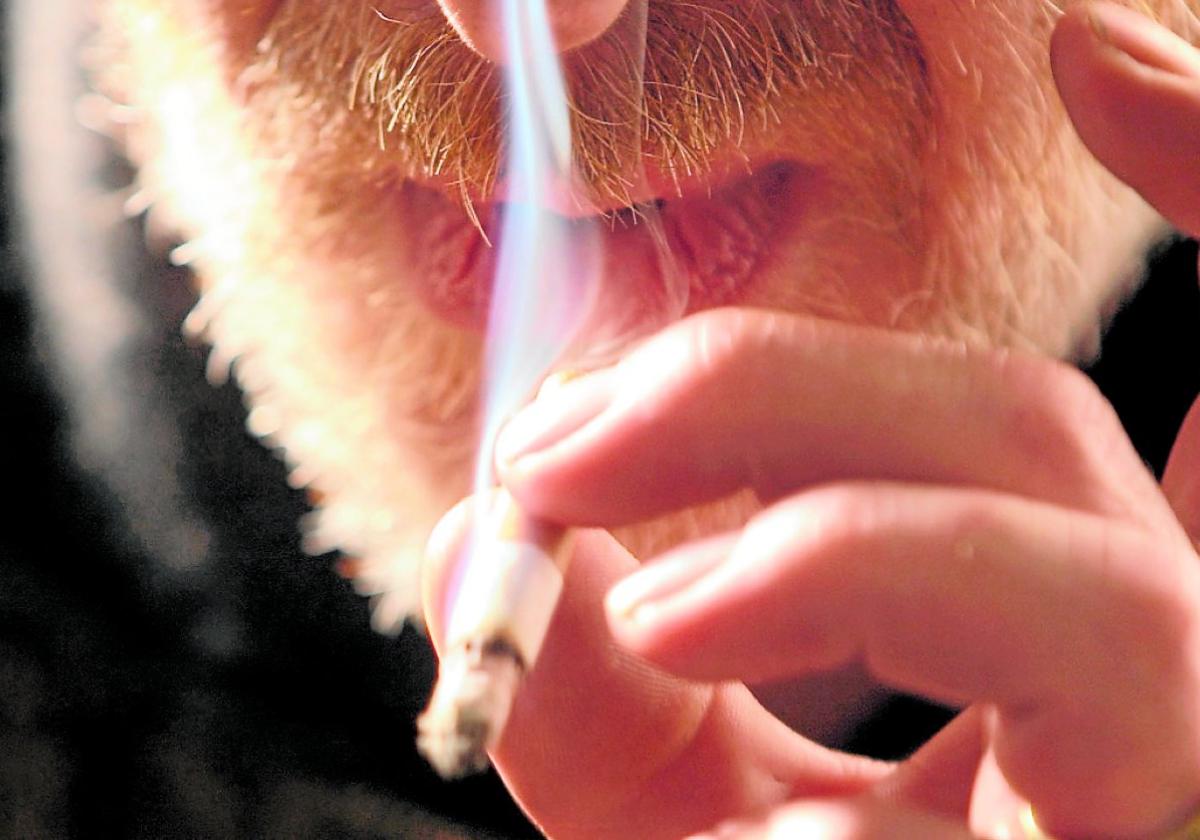 Viele Menschen nehmen sich jedes Jahr zu Neujahr vor, mit dem Rauchen aufzuhören.