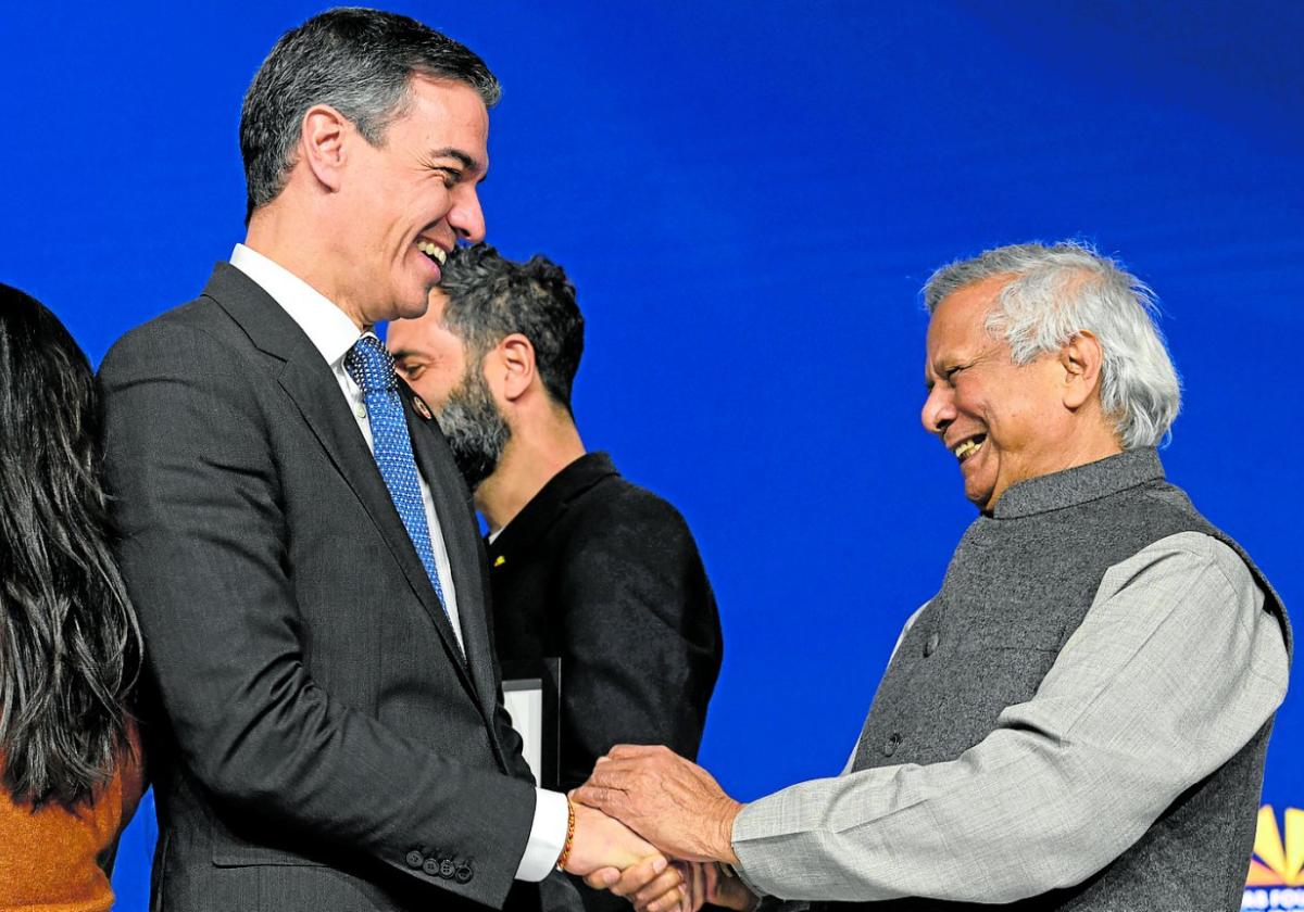 Pedro Sánchez und Friedensnobelpreisträger Muhamad Yunus beim Kolloquium «State of Climate and Nature» vorige Woche in Davos.