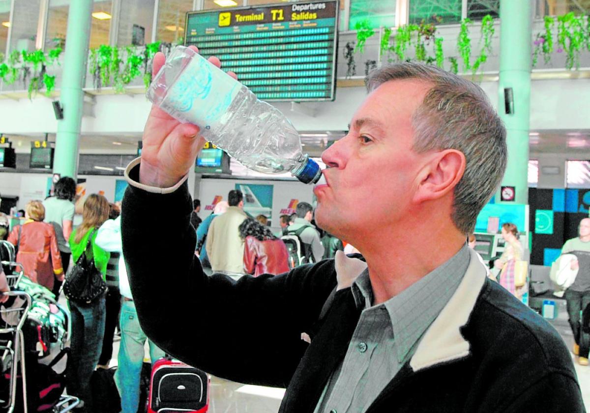 Immer noch allgegenwärtig: Die Einweg-Plastikflasche.