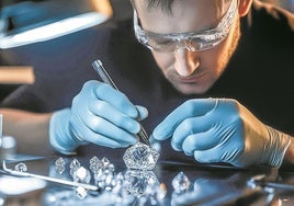 Bis 16.500 Euro kostet ein einkarätiger Naturdiamant, je nach Schliff, Farbe und Form.