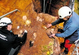 Archäologische Ausgrabungsarbeiten in der Ebene TE7 der Sima del Elefante (Sierra de Atapuerca, Burgos).