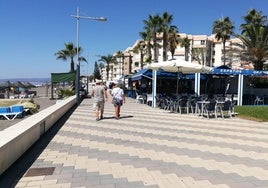 Eine der Hauptattraktionen von Torrox Costa ist die Strandpomenade mit ihren Restaurants und Chiringuitos.
