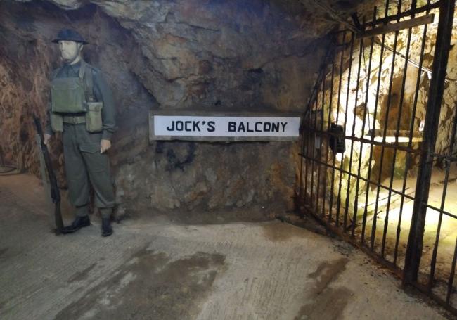 Szene aus den 'World War II Tunnels'.