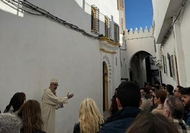 In der Medina mit ihren engen Gassen taucht man in eine andere Kultur ein.