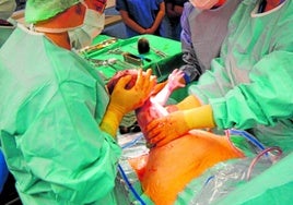 Geburt durch Kaiserschnitt.