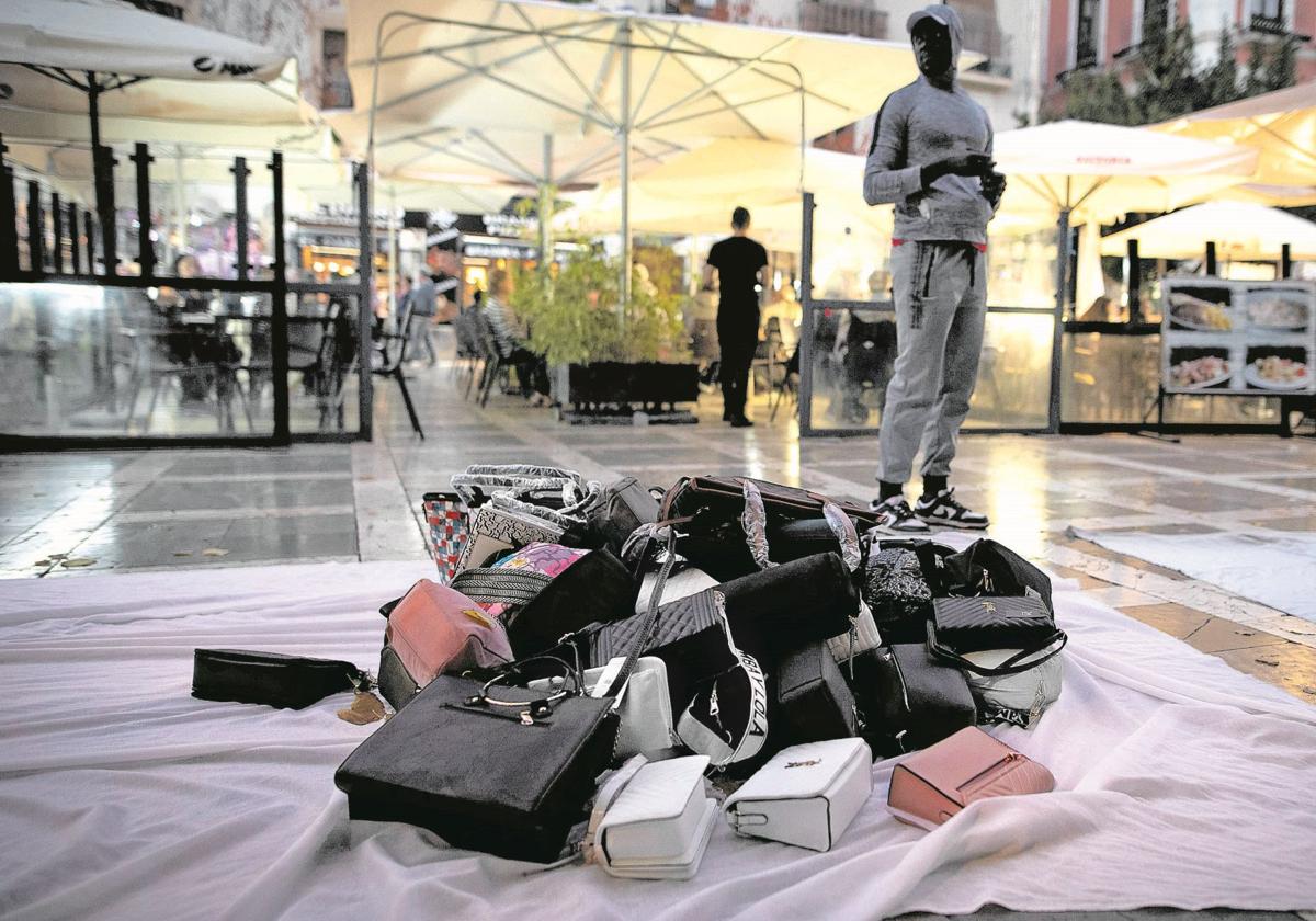 Gefälschte Louis-Vuitton-Handtasche für 1.000 Euro