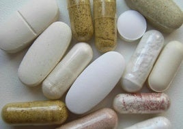 Nahrungsergänzungsmittel in Pillenform.