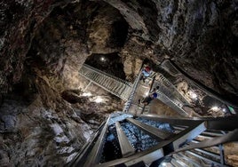 Das Innere der Mine Mina Rica, in der sich die Pulpí-Geode in Almeria befindet.