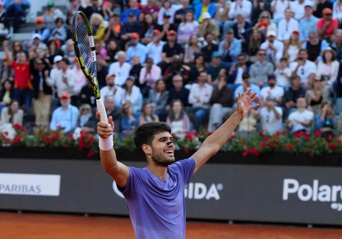 Spaniens Carlos Alcaraz stürzt die Nummer eins der Tenniswelt in einem Krimi in Rom
