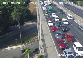 In Fahrtrichtung Rincón de la Victoria kam es zu bis zu sechs Kilometern Stau.