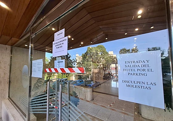 Am 17. Juni wurde die Eingangstür des Hotels versiegelt.