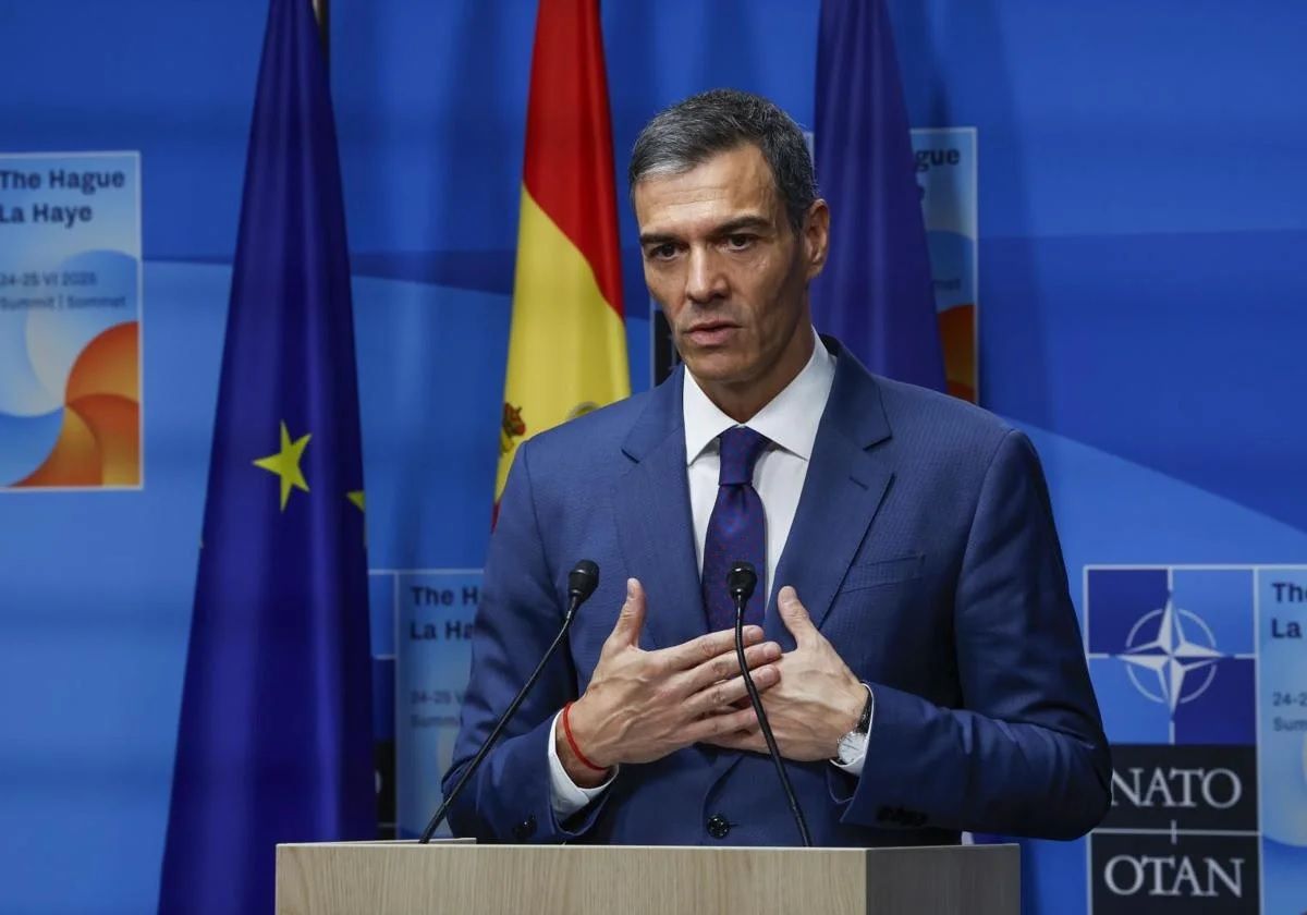 Sánchez während der Pressekonferenz.