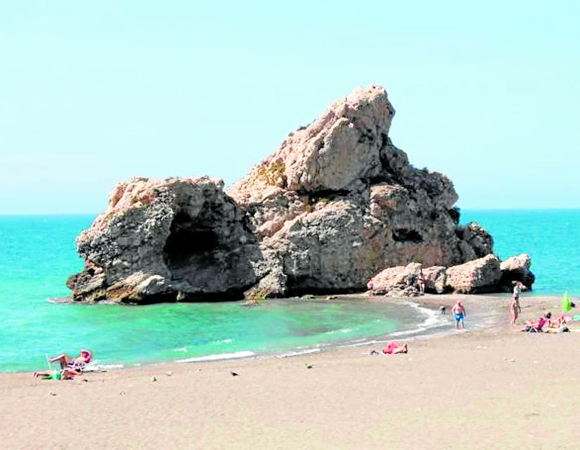 Der Peñón del Cuervo – auf Deutsch der Rabenfelsen – liegt im Osten der Provinzhauptstadt Málaga.