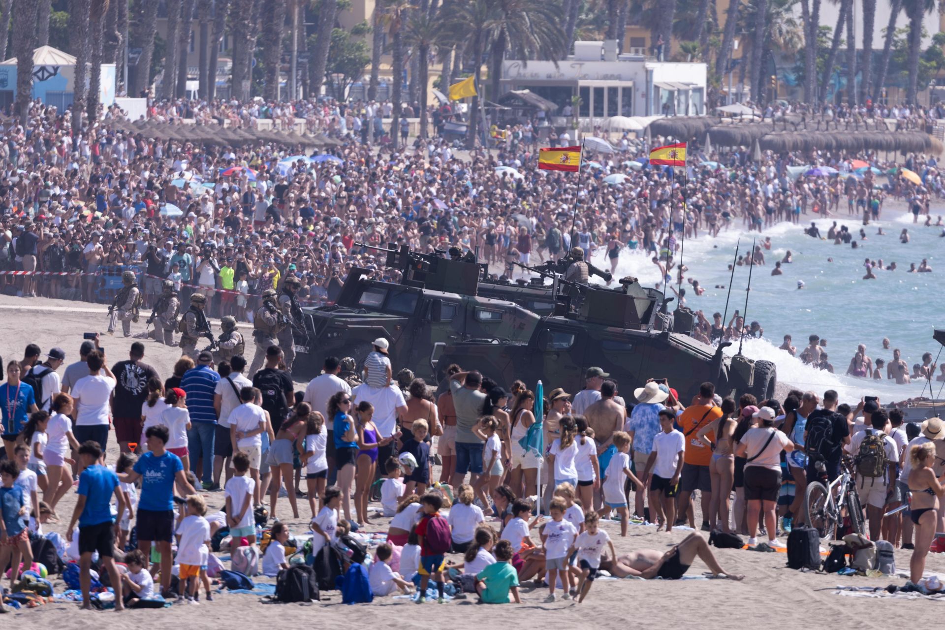 Die Militärschau am Strand von Málaga in Fotos
