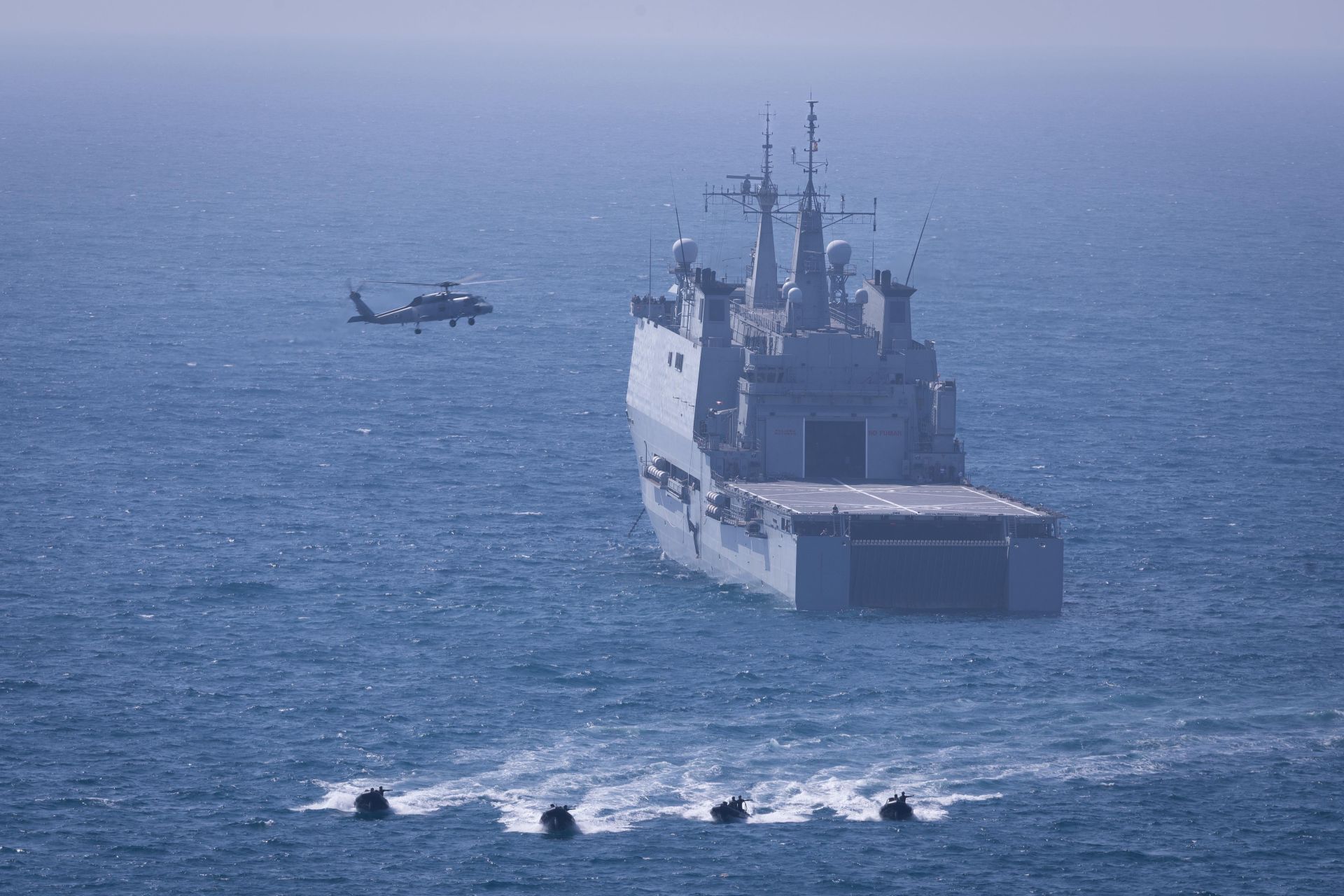 Die Militärschau am Strand von Málaga in Fotos