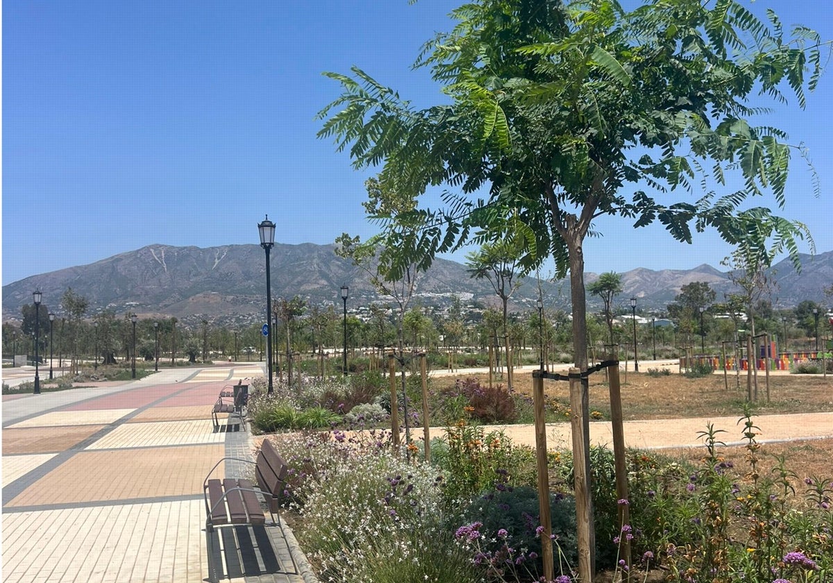 Der Park umfasst etwa 12 Hektar Grünflächen.