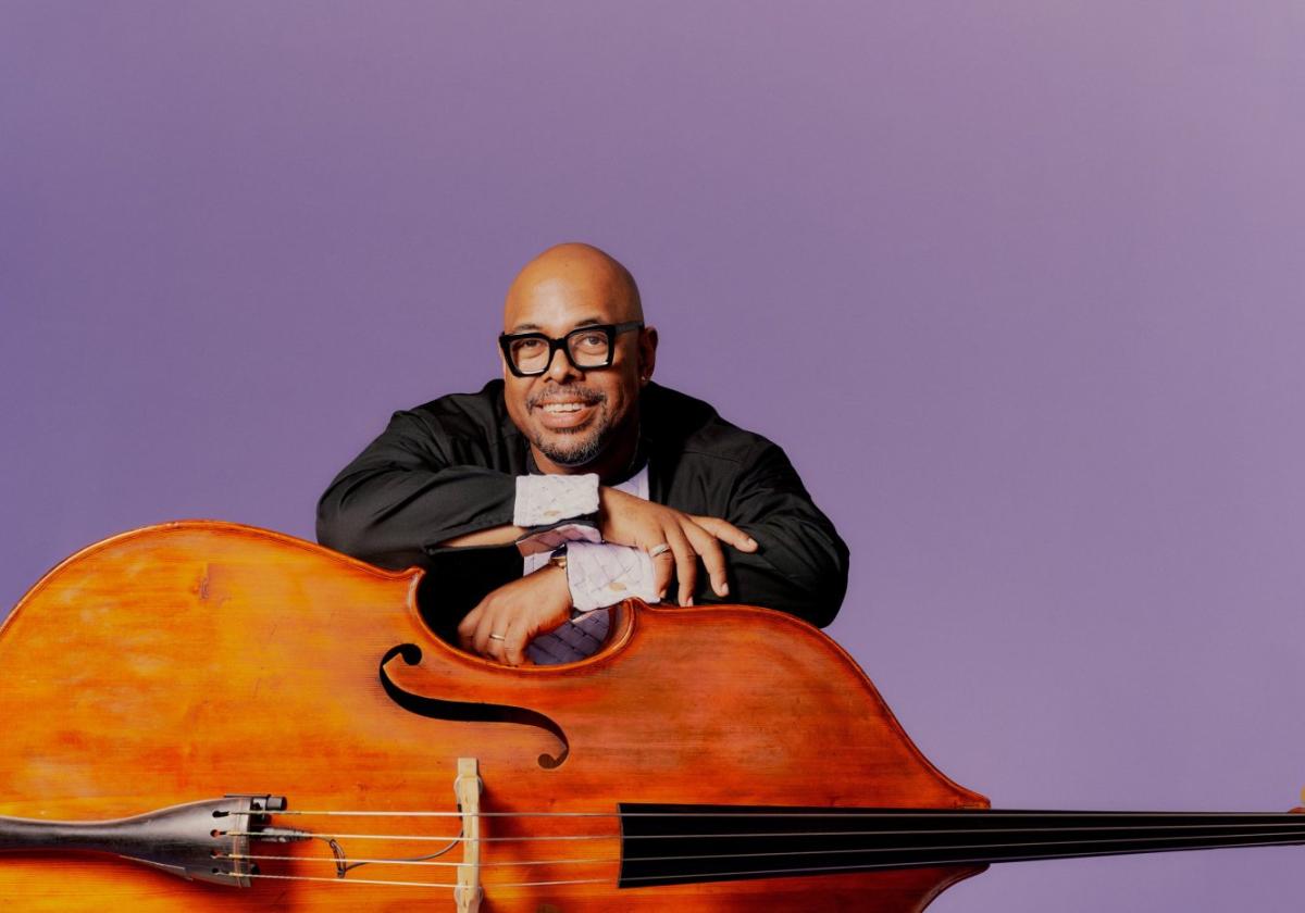 Der Kontrabassist Christian McBride.