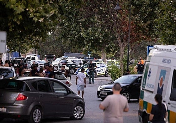 Polizeieinsatz am Dienstag nach der Doppeltragödie.