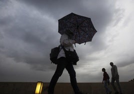 Ein Tiefdruckgebiet bringt am Freitag in Andalusien Gewitter mit sich: Für zwei Provinzen gilt eine gelbe Warnung