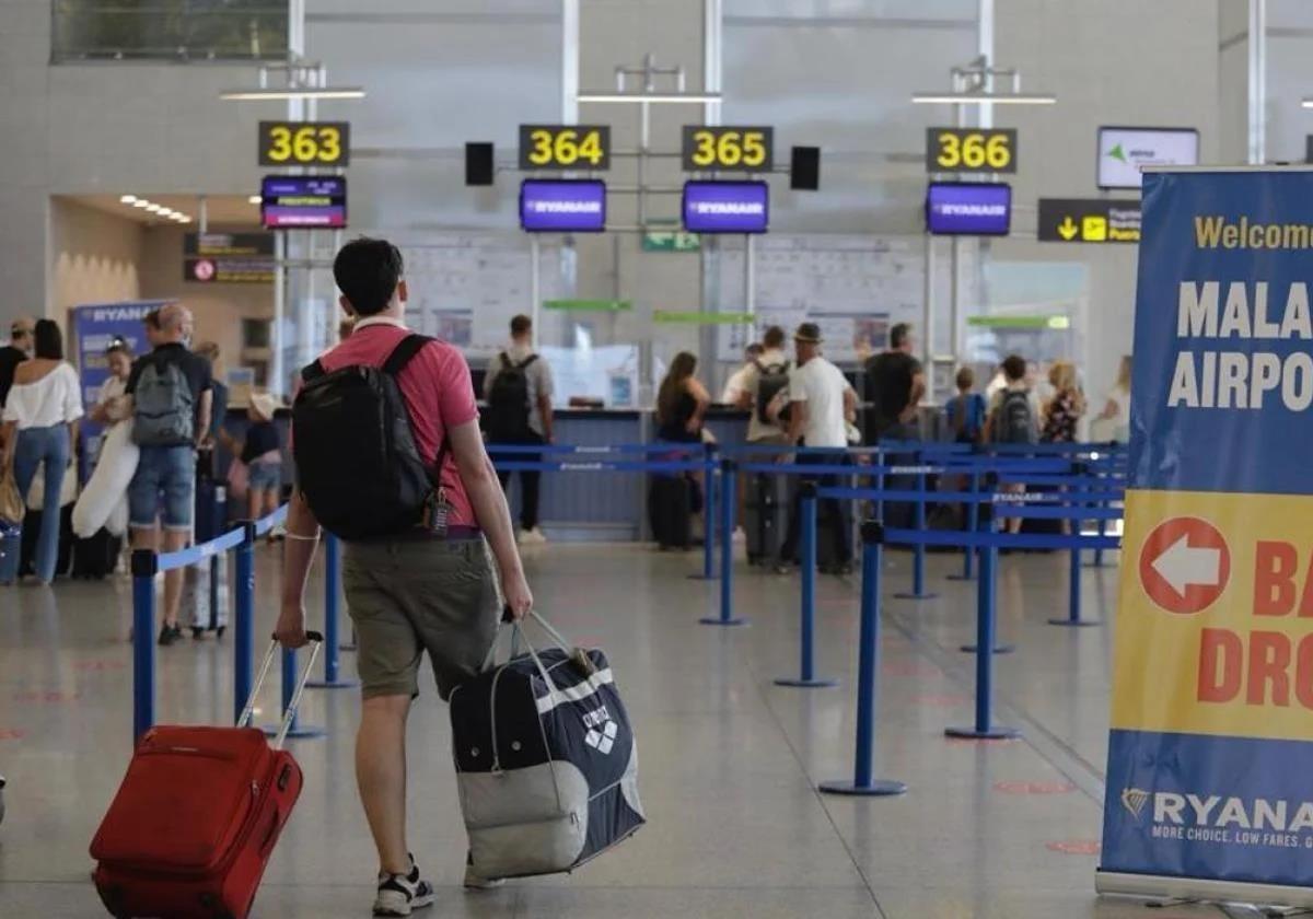 Archivbild der Check-in-Schalter von Ryanair am Flughafen Malaga.