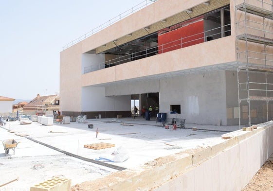 Das Theater soll das zweitgrößte der Provinz nach dem Cervantes sein.