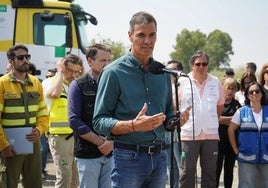 Pedro Sánchez beim Besuch der Kommandozentrale (PMA) in Jarilla (Extremadura).