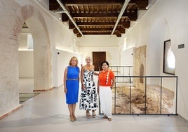 Bürgermeisterin Ángeles Muñoz, zusammen mit der Stadträtin für Kultur und Sport, Patricia del Pozo.