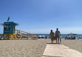 Am Strand auf beiden Seiten der Mündung des Flusses Fuengirola wurde am Donnerstag wieder die grüne Flagge gehisst.