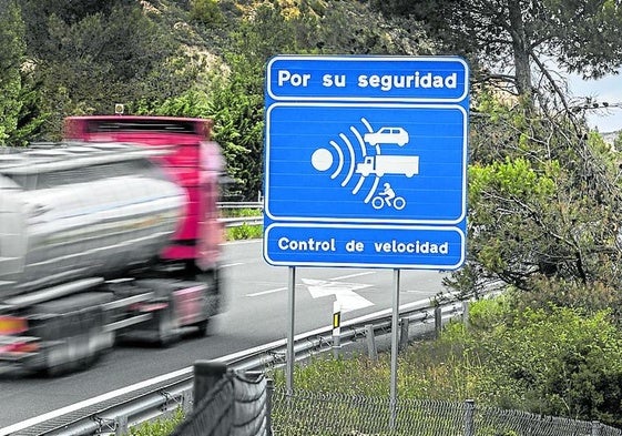 Auf manchen Abschnitten werden auf die Radargeräte hingewiesen.