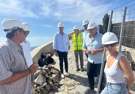Almuñécar lässt eingestürzte Wand in der zum Kulturgut erklärten Burg reparieren