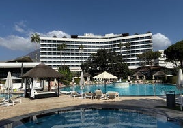 Blick auf den Poolbereich des Meliá Don Pepe in Marbella.