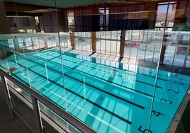 Das Hallenbad in Cártama von oben gesehen.